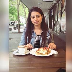 Meet your Posher, Nida